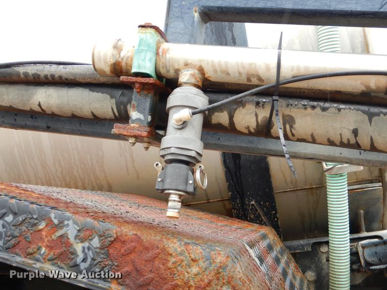 image for item ED9316 2002 International 2554 applicator truck