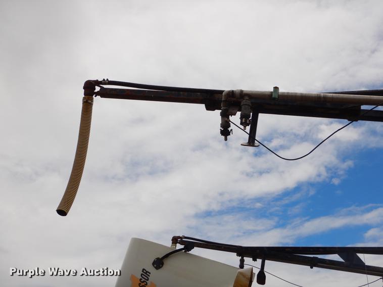 image for item ED9316 2002 International 2554 applicator truck