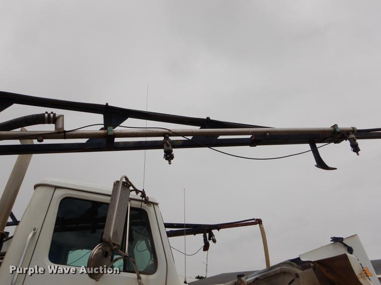 image for item ED9316 2002 International 2554 applicator truck