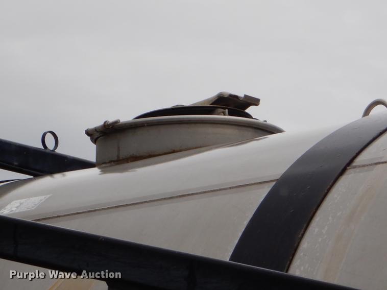 image for item ED9316 2002 International 2554 applicator truck