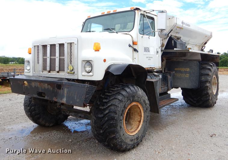 image for item ED9317 1997 International 2554 applicator truck