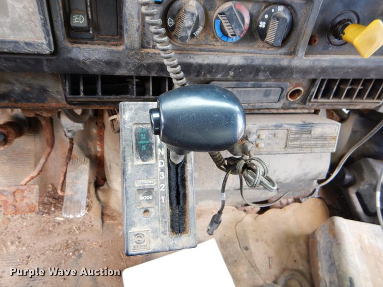 image for item ED9317 1997 International 2554 applicator truck