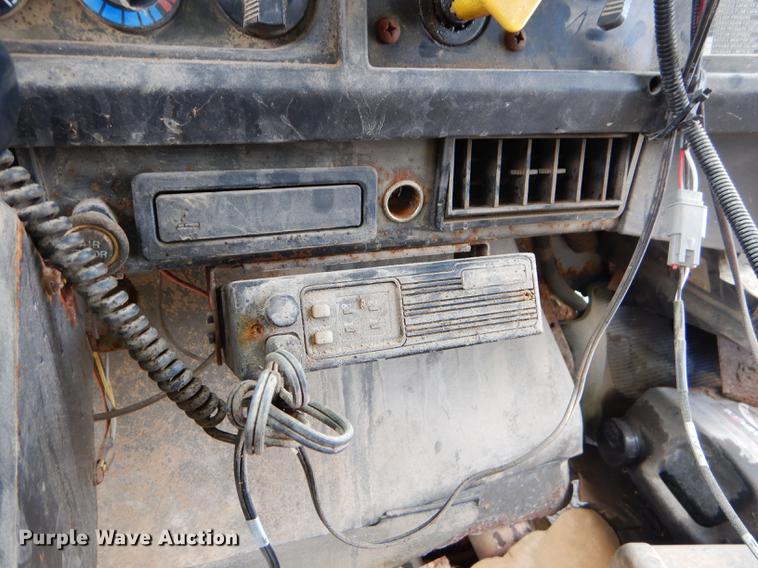 image for item ED9317 1997 International 2554 applicator truck