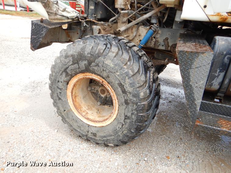 image for item ED9317 1997 International 2554 applicator truck