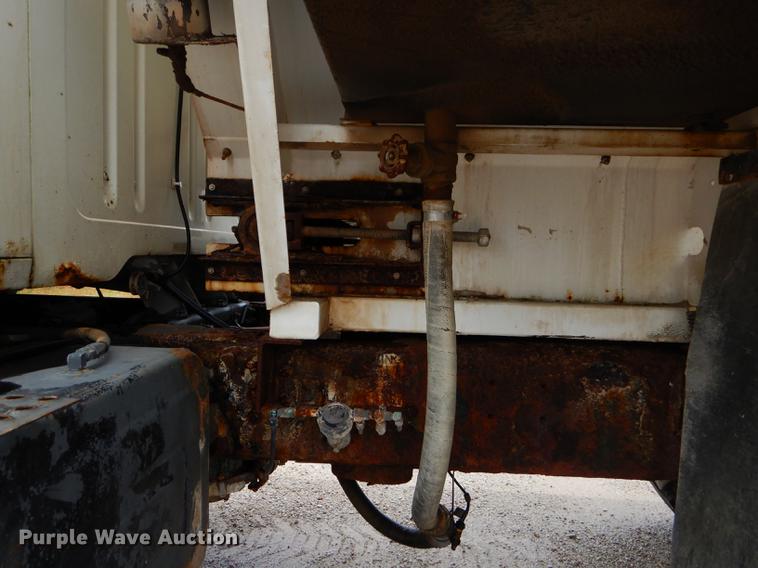 image for item ED9317 1997 International 2554 applicator truck