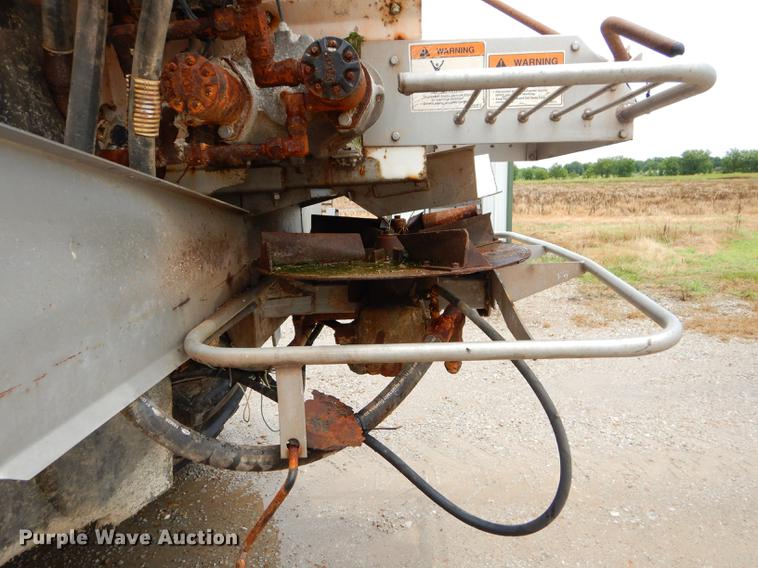 image for item ED9317 1997 International 2554 applicator truck