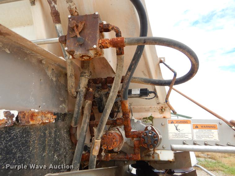 image for item ED9317 1997 International 2554 applicator truck