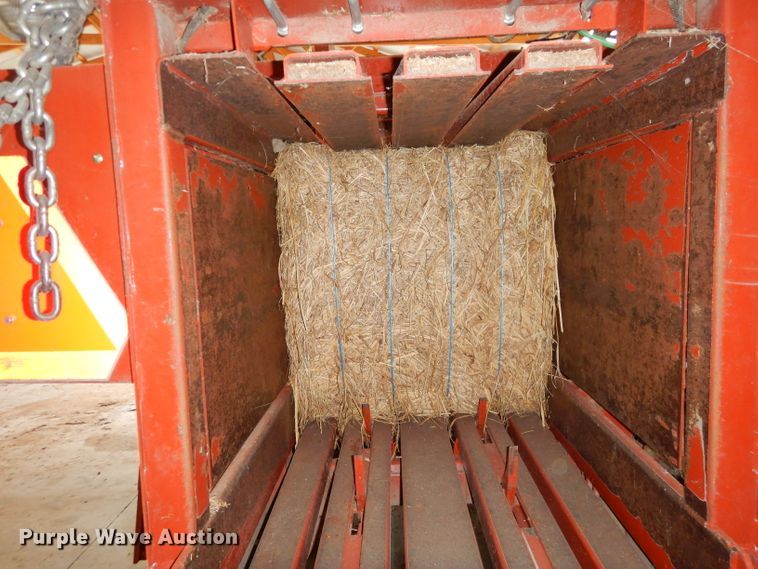 image for item ED9360 2003 Hesston 4760 large square baler