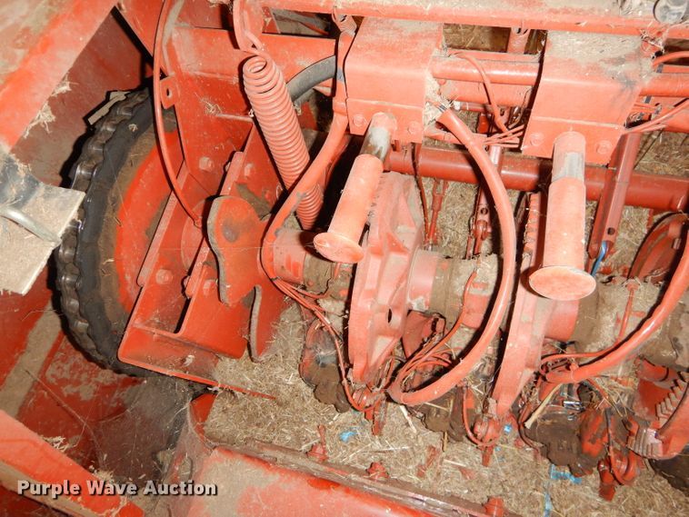 image for item ED9360 2003 Hesston 4760 large square baler