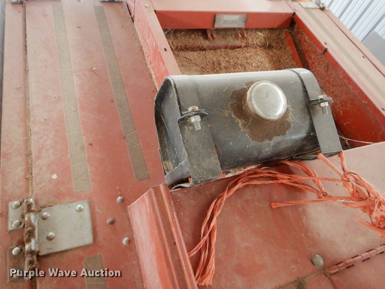 image for item ED9360 2003 Hesston 4760 large square baler