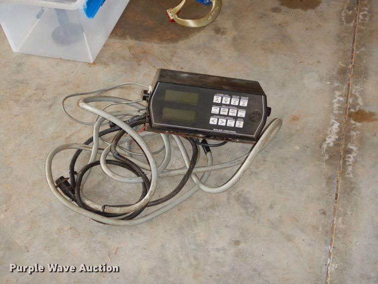 image for item ED9360 2003 Hesston 4760 large square baler