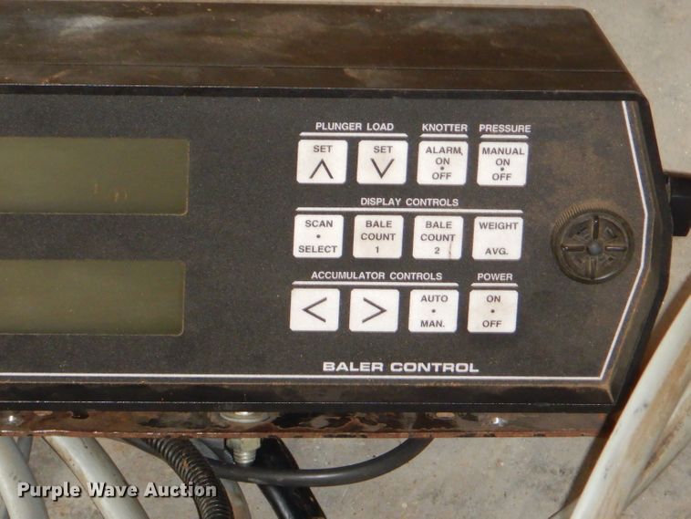 image for item ED9360 2003 Hesston 4760 large square baler