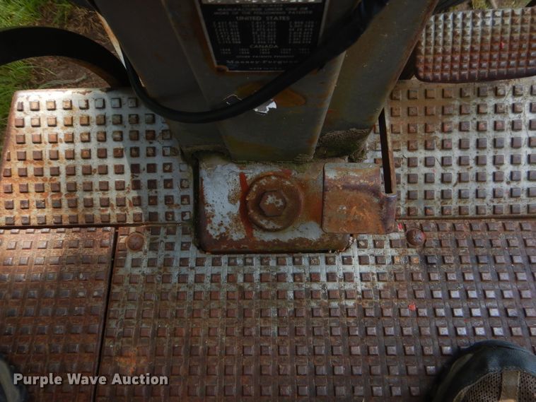 image for item ED9392 Massey-Ferguson 180 tractor