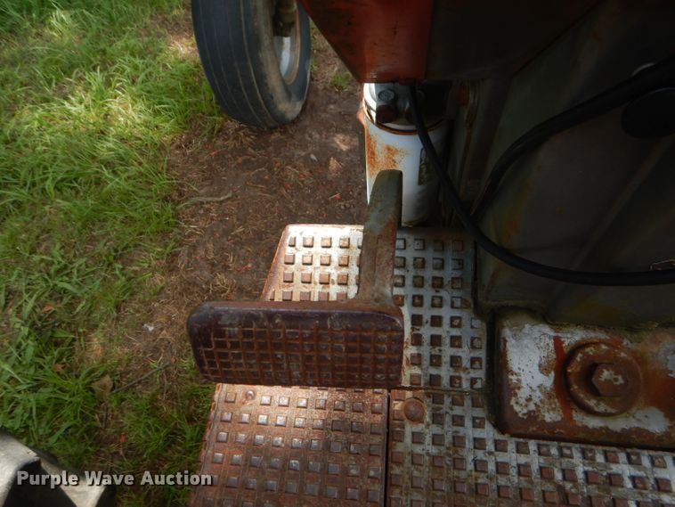 image for item ED9392 Massey-Ferguson 180 tractor