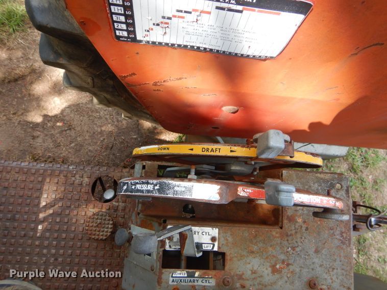 image for item ED9392 Massey-Ferguson 180 tractor