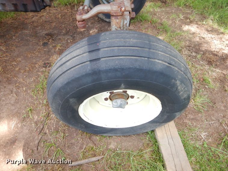 image for item ED9392 Massey-Ferguson 180 tractor