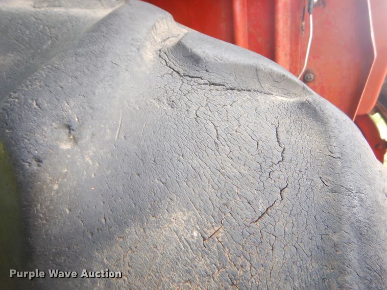 image for item ED9392 Massey-Ferguson 180 tractor