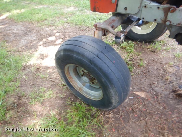 image for item ED9392 Massey-Ferguson 180 tractor