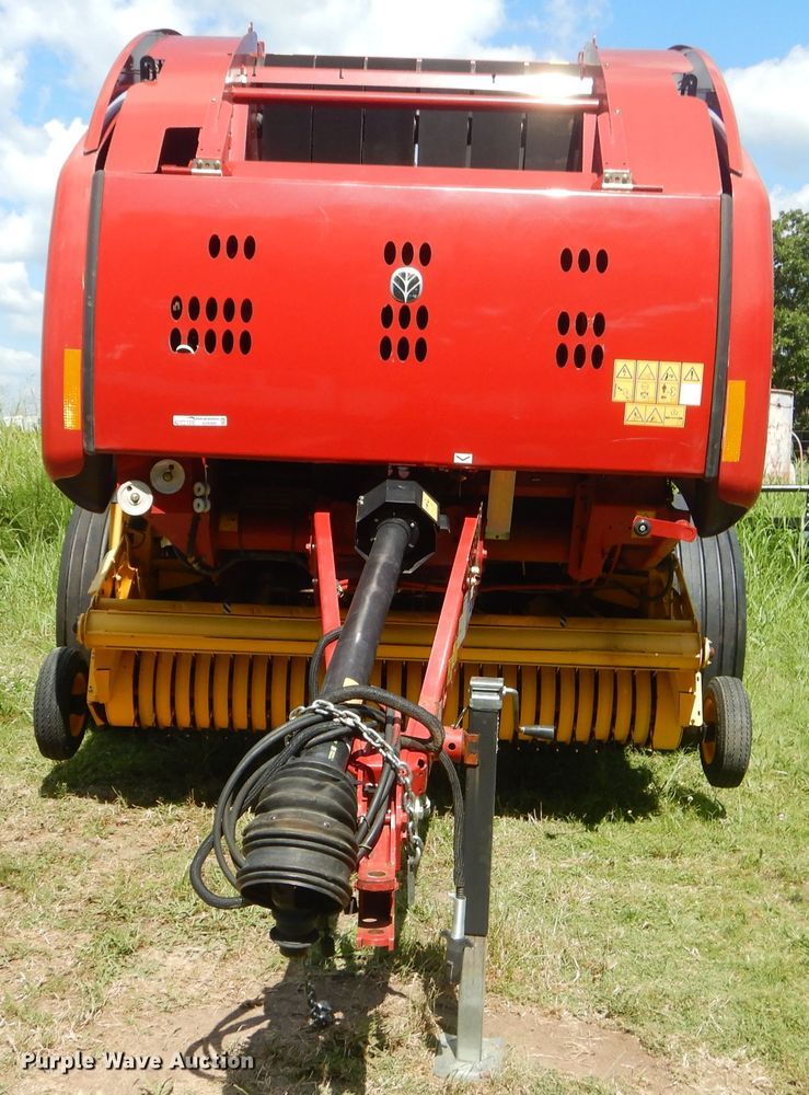 image for item ED9394 2016 New Holland Rollbelt 460 round baler