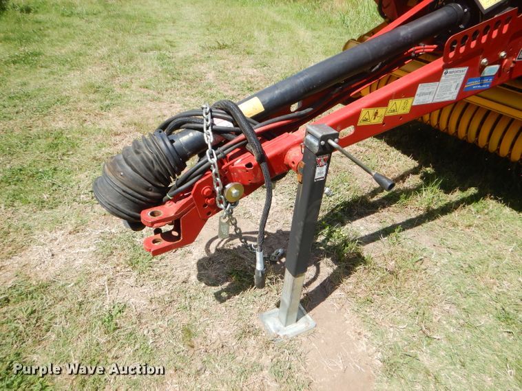 image for item ED9394 2016 New Holland Rollbelt 460 round baler