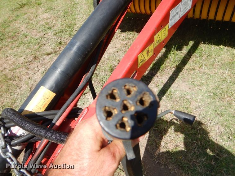 image for item ED9394 2016 New Holland Rollbelt 460 round baler