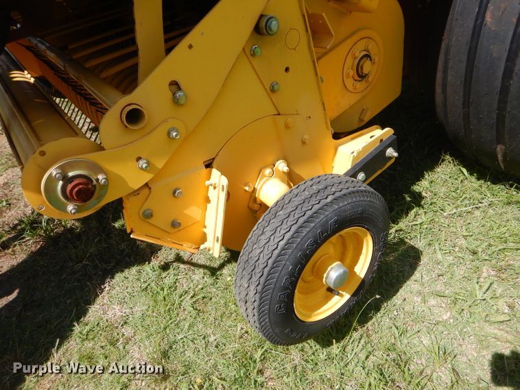image for item ED9394 2016 New Holland Rollbelt 460 round baler