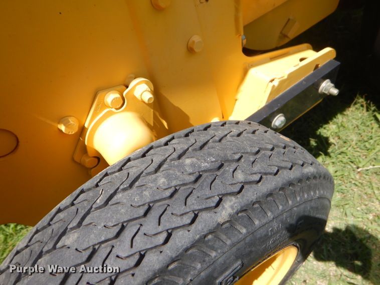 image for item ED9394 2016 New Holland Rollbelt 460 round baler