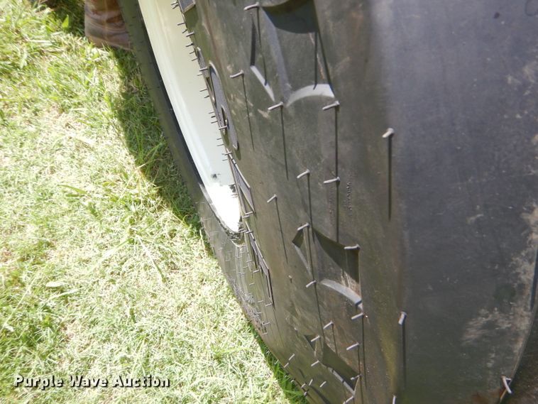 image for item ED9394 2016 New Holland Rollbelt 460 round baler