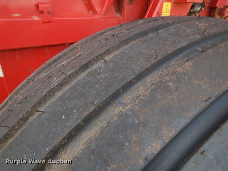 image for item ED9394 2016 New Holland Rollbelt 460 round baler