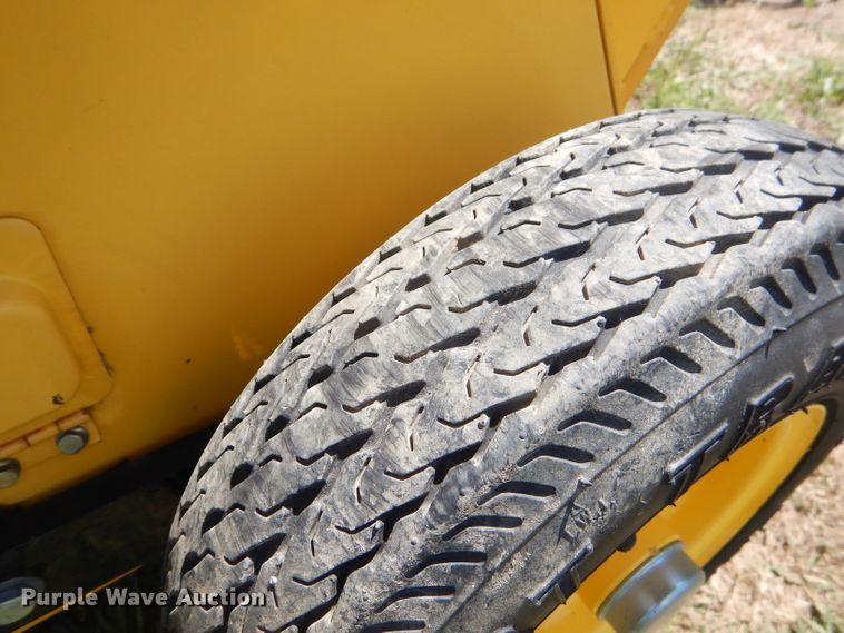 image for item ED9394 2016 New Holland Rollbelt 460 round baler