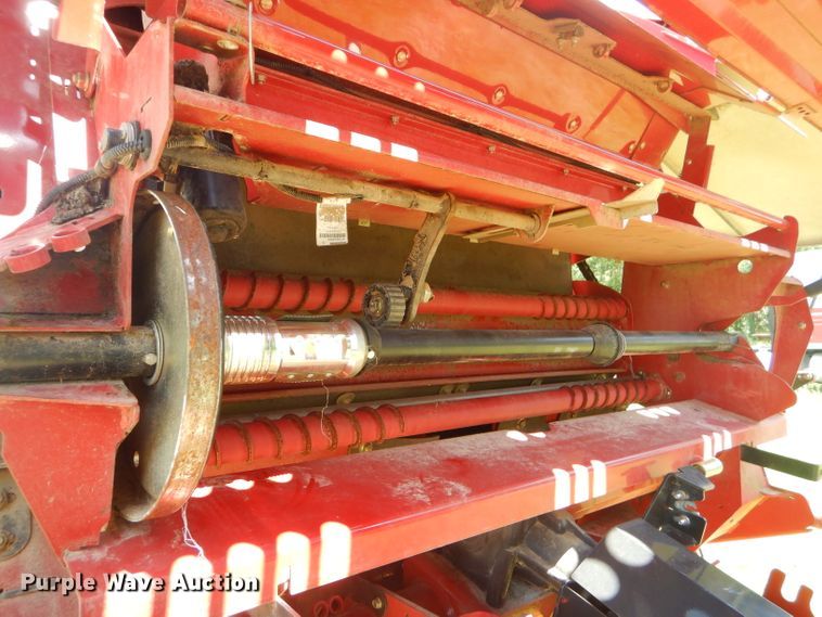 image for item ED9394 2016 New Holland Rollbelt 460 round baler