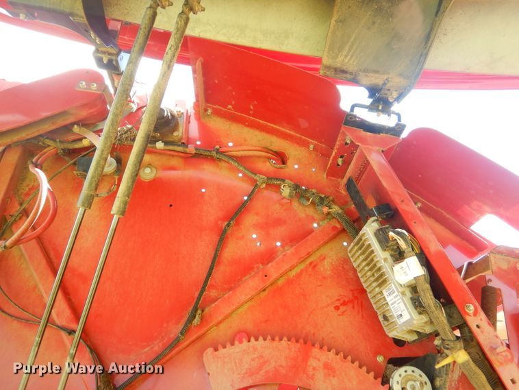 image for item ED9394 2016 New Holland Rollbelt 460 round baler