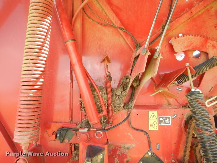 image for item ED9394 2016 New Holland Rollbelt 460 round baler