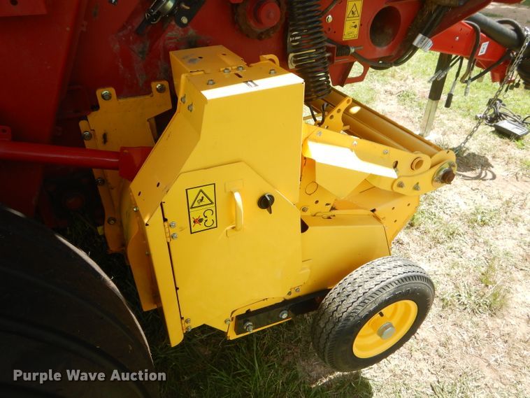 image for item ED9394 2016 New Holland Rollbelt 460 round baler