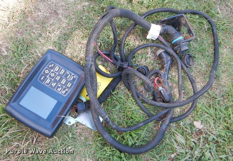 image for item ED9394 2016 New Holland Rollbelt 460 round baler