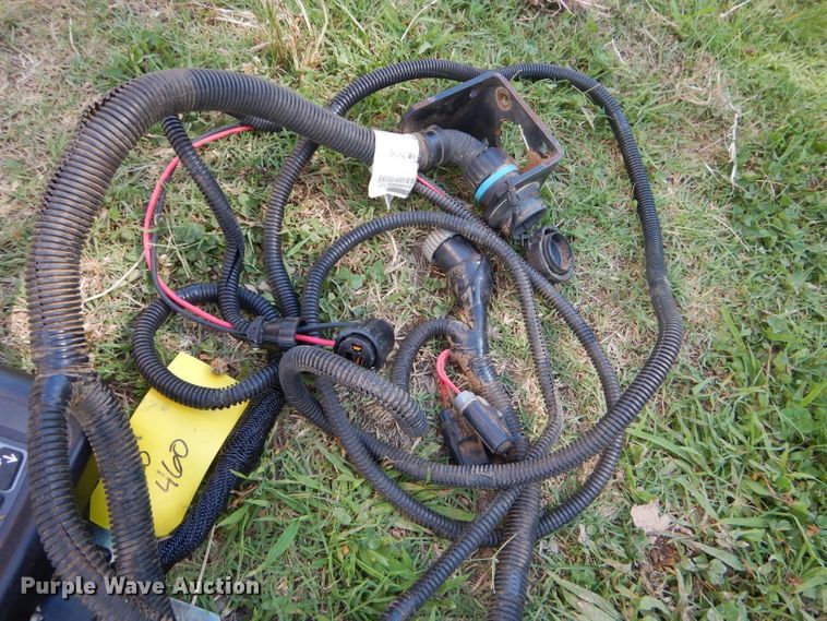 image for item ED9394 2016 New Holland Rollbelt 460 round baler