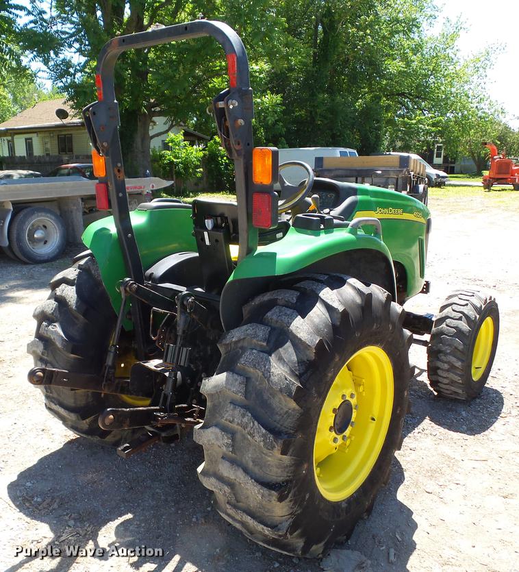 image for item EM9758 2006 John Deere 4520 MFWD tractor