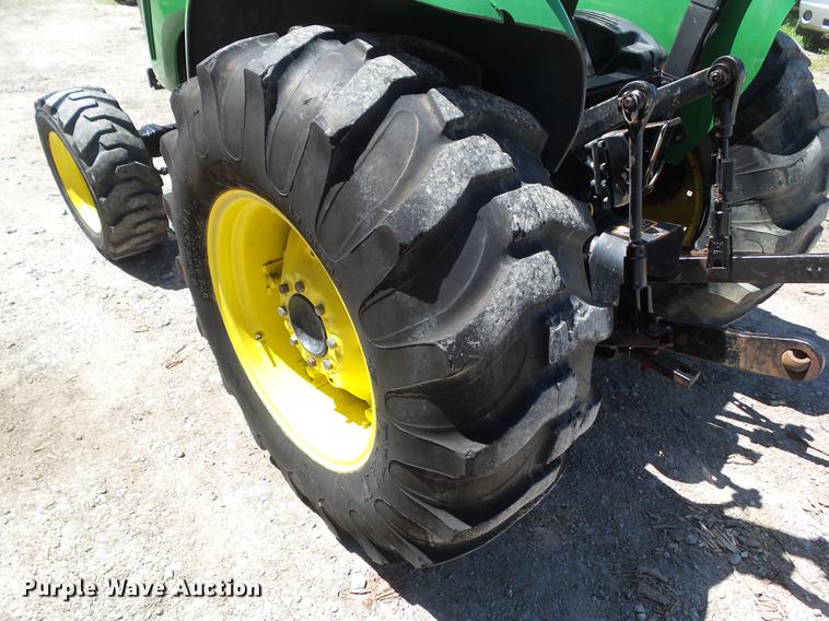 image for item EM9758 2006 John Deere 4520 MFWD tractor