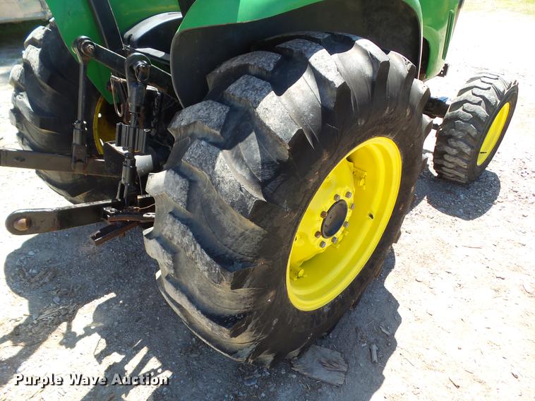 image for item EM9758 2006 John Deere 4520 MFWD tractor