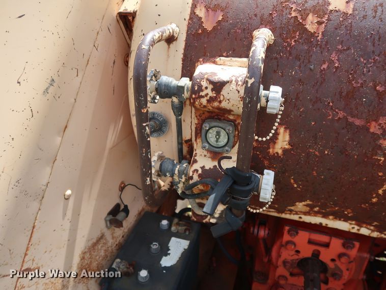 image for item FE9667 Case 930 Comfort King tractor