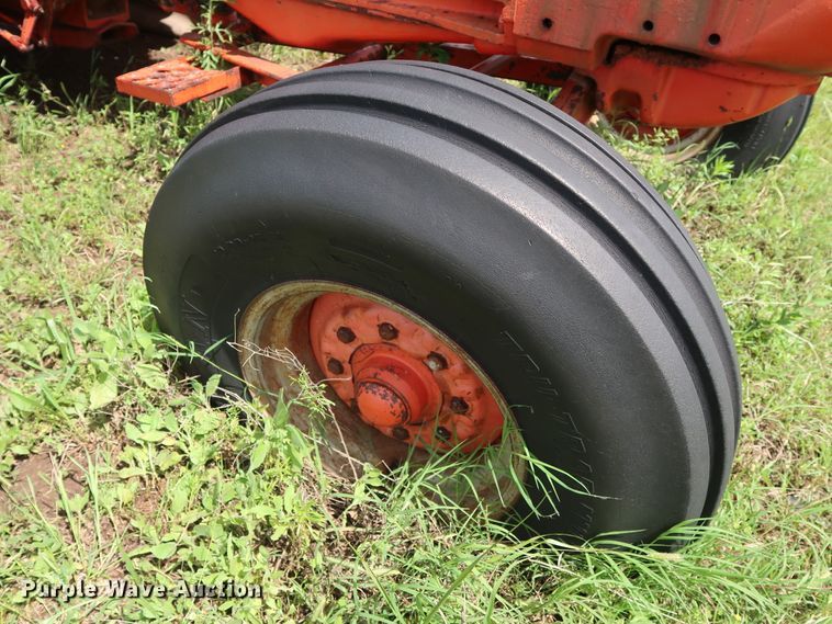 image for item FE9667 Case 930 Comfort King tractor