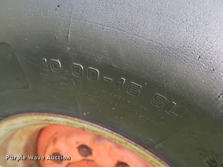 image for item FE9667 Case 930 Comfort King tractor