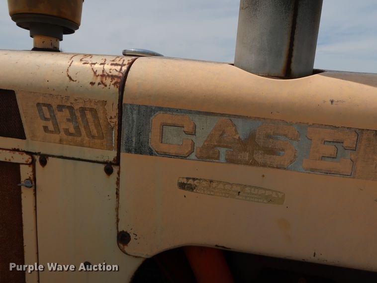 image for item FE9667 Case 930 Comfort King tractor