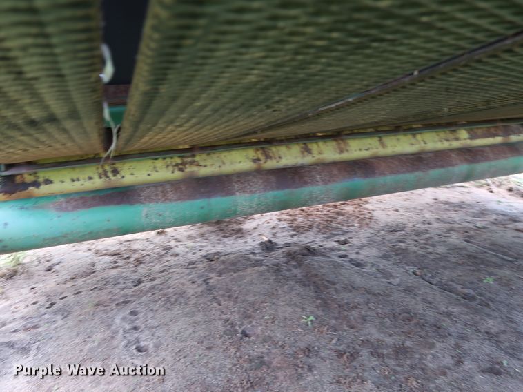 image for item FE9671 1983 John Deere 530 round baler