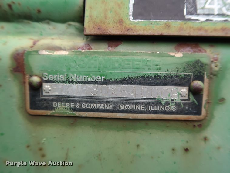 image for item FE9671 1983 John Deere 530 round baler