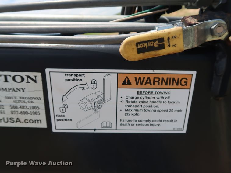 image for item FE9673 2011 MacDon R85 windrower