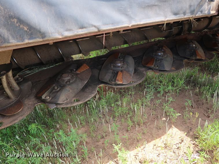 image for item FE9673 2011 MacDon R85 windrower