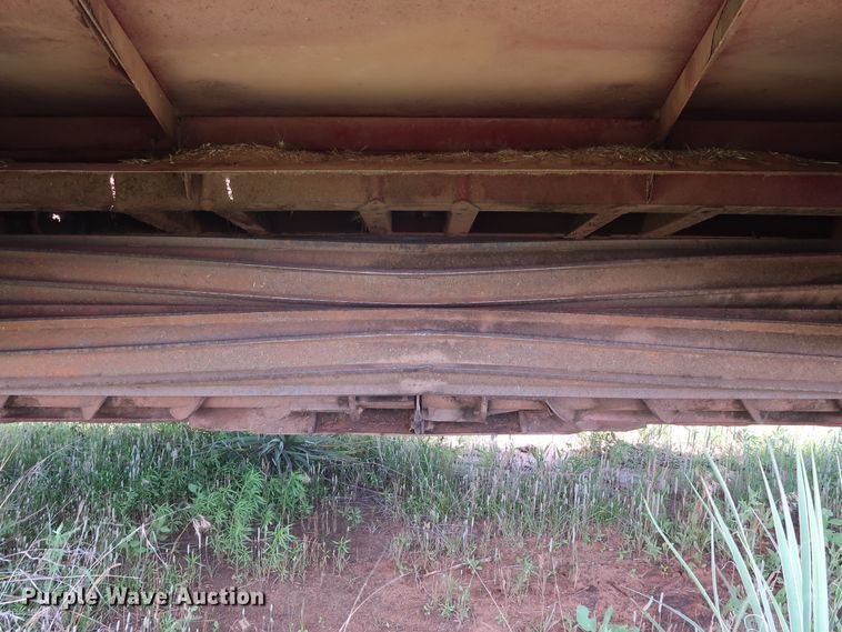 image for item FE9673 2011 MacDon R85 windrower