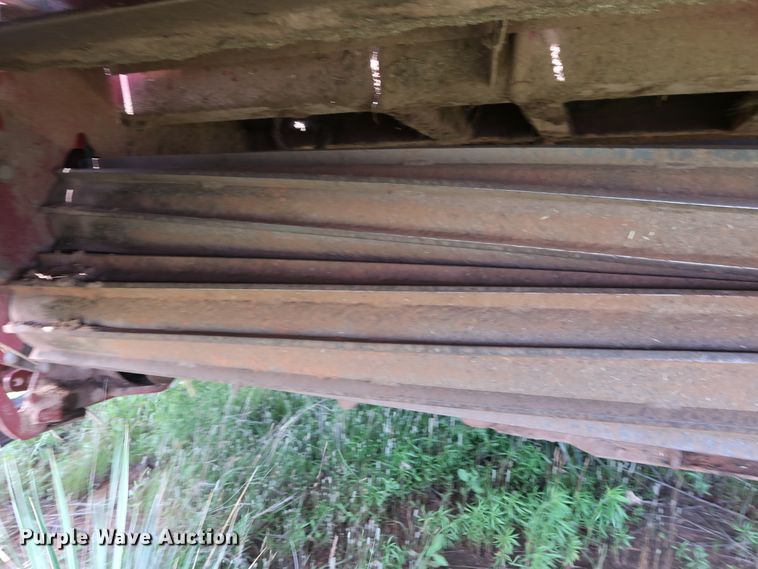 image for item FE9673 2011 MacDon R85 windrower