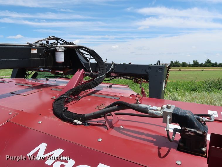 image for item FE9673 2011 MacDon R85 windrower